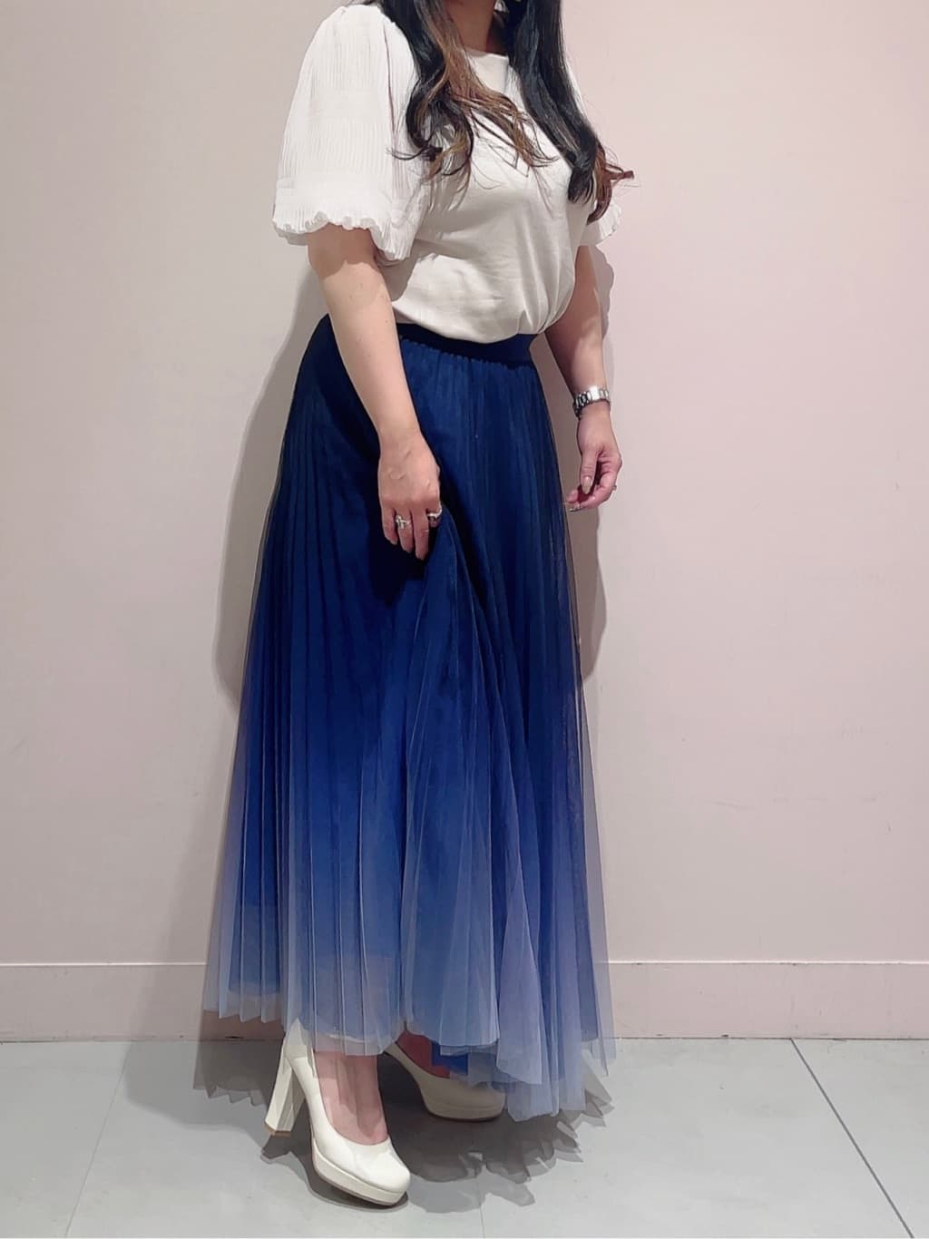 りえさんの「ESPERANZA｜3WAYチャンキーヒールパンプス」を使ったコーディネート
