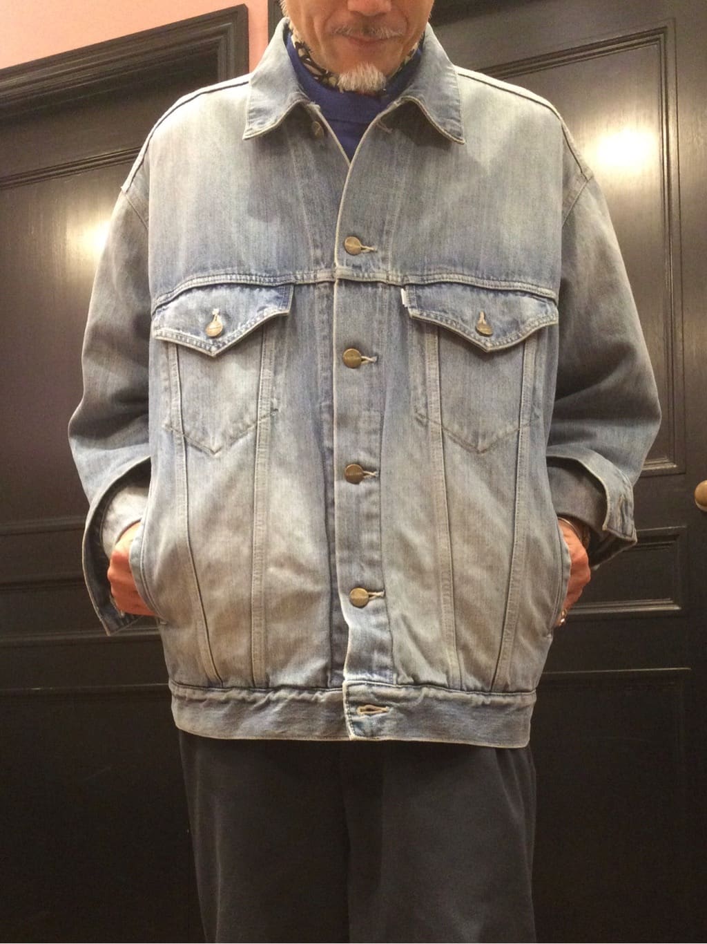 torigoeさんの「DRESSTERIOR｜オーバーラップサークルシルクスカーフ」を使ったコーディネート