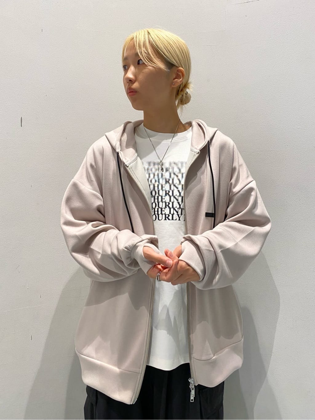 mikite.さんの「tk.TAKEO KIKUCHI｜ツインバー プレート ネックレス」を使ったコーディネート