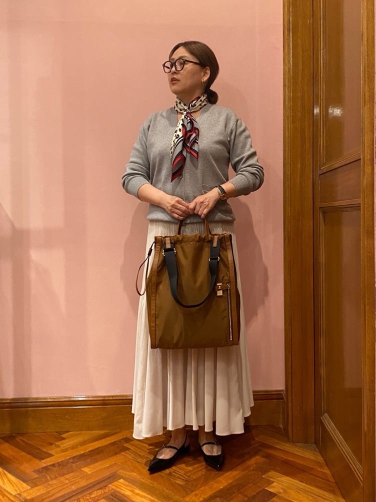 isoishiさんの「DRESSTERIOR｜【STORY11月号掲載】レオパードシルクスカーフ」を使ったコーディネート