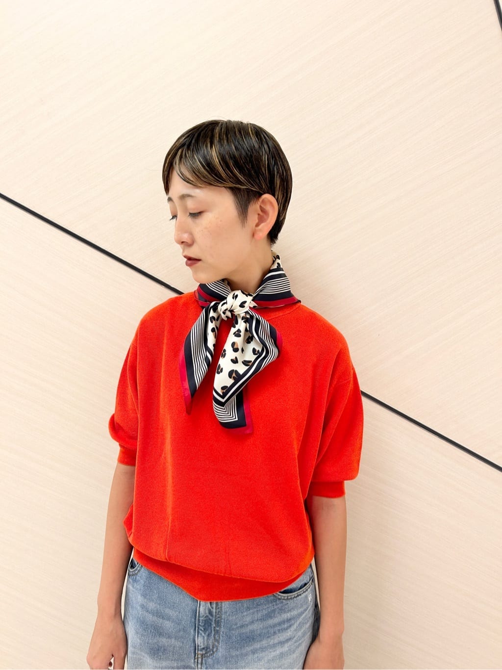 OCHIAIさんの「DRESSTERIOR｜ヴィンテージ加工ワイドデニムパンツ」を使ったコーディネート