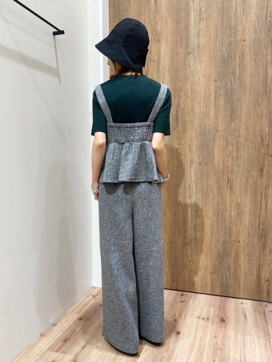 saltさんの「grove｜【ふわっと心地よい足入れ】やわここち(R)Vカットパンプス」を使ったコーディネート
