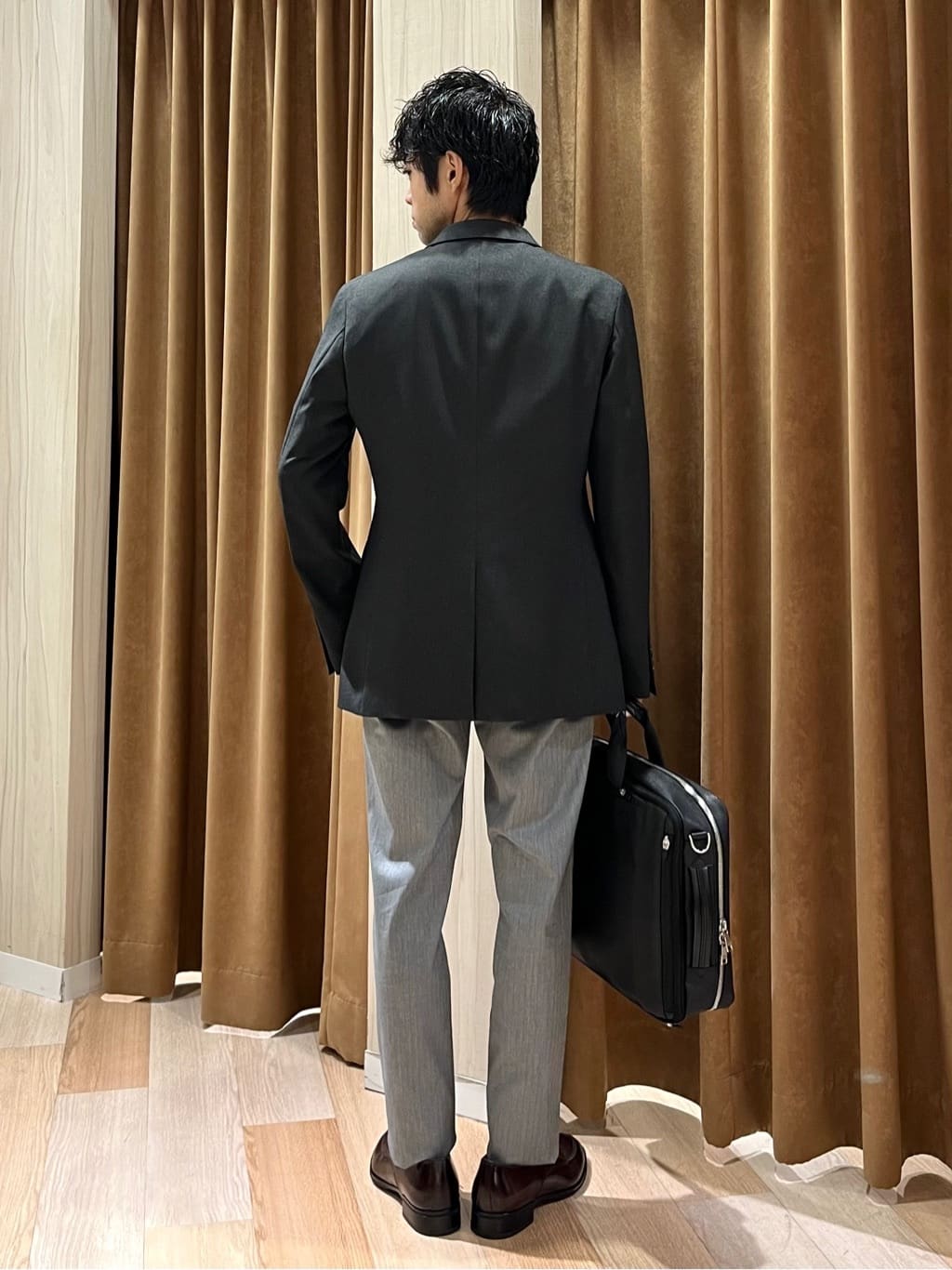 URAさんの「TAKEO KIKUCHI｜【全7サイズ&times;8色展開！】トップマルチヘリンボン パンツ」を使ったコーディネート