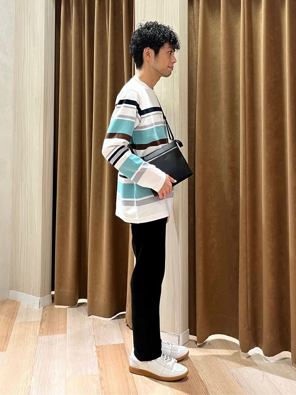 URAさんの「TAKEO KIKUCHI｜【Sサイズ～】ストレッチ デニム パンツ」を使ったコーディネート