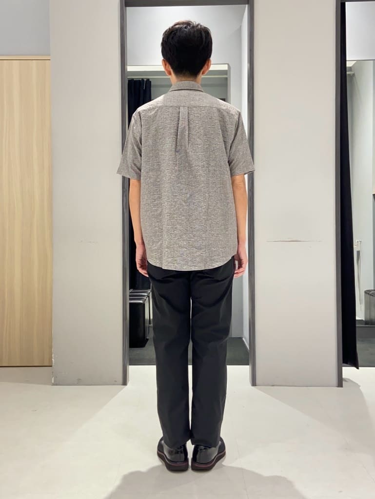 わいずみさんの「TAKEO KIKUCHI｜【Made in JAPAN】播州織 ストレッチ パンツ」を使ったコーディネート