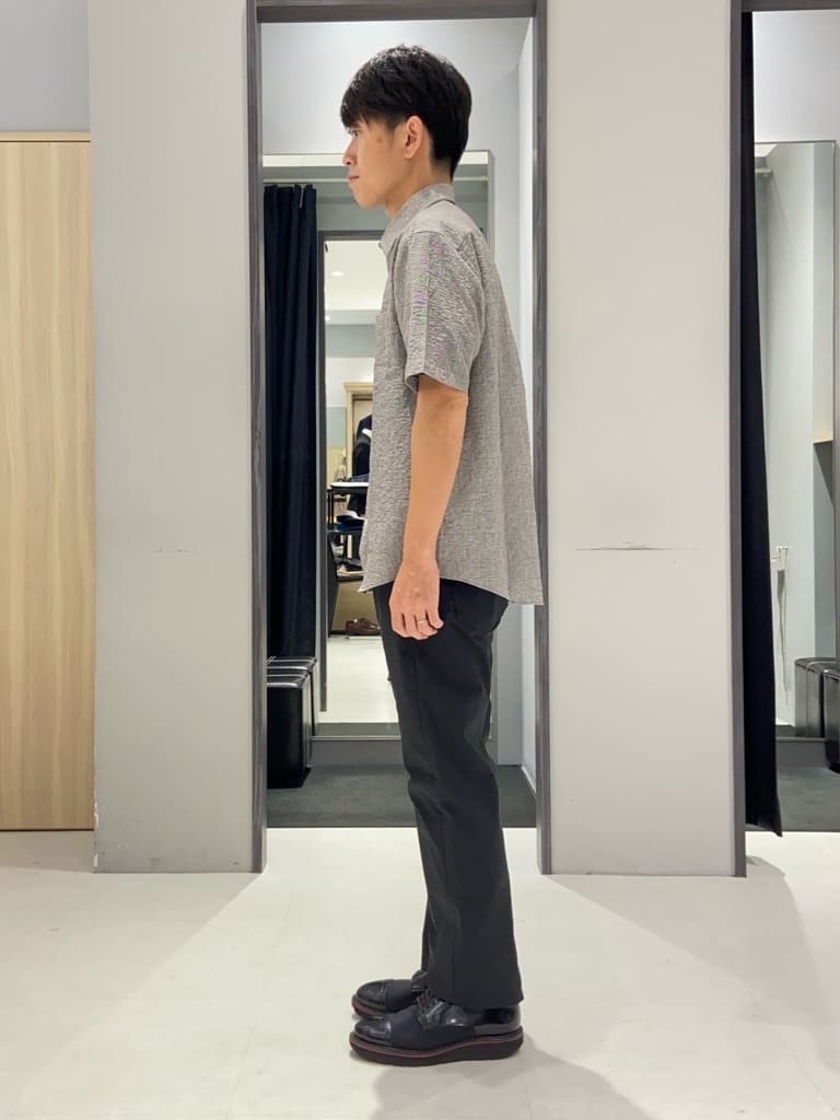 わいずみさんの「TAKEO KIKUCHI｜【Made in JAPAN】播州織 ストレッチ パンツ」を使ったコーディネート