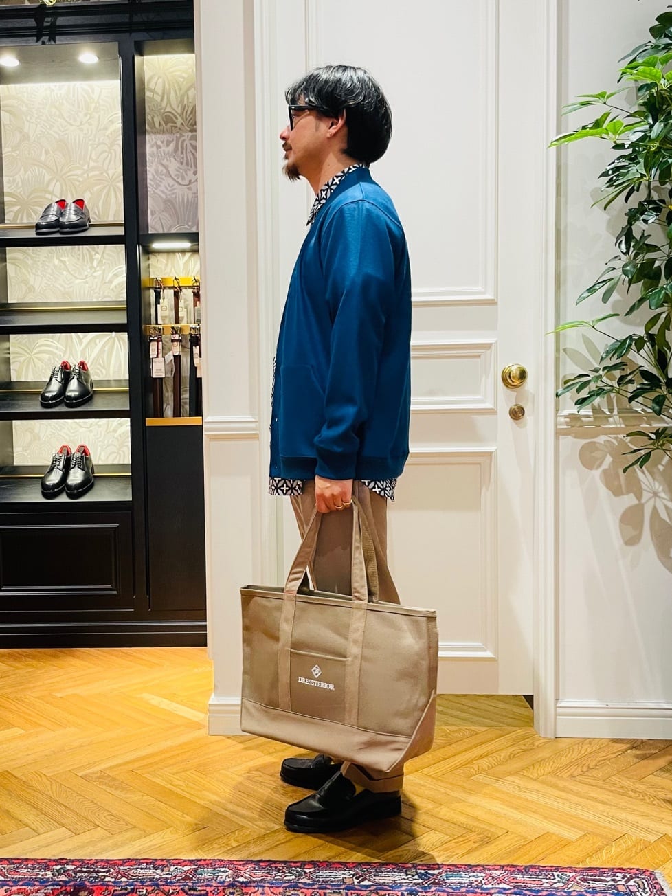鶴田大士さんの「DRESSTERIOR｜【撥水加工/Safari5月号掲載】ローファー」を使ったコーディネート