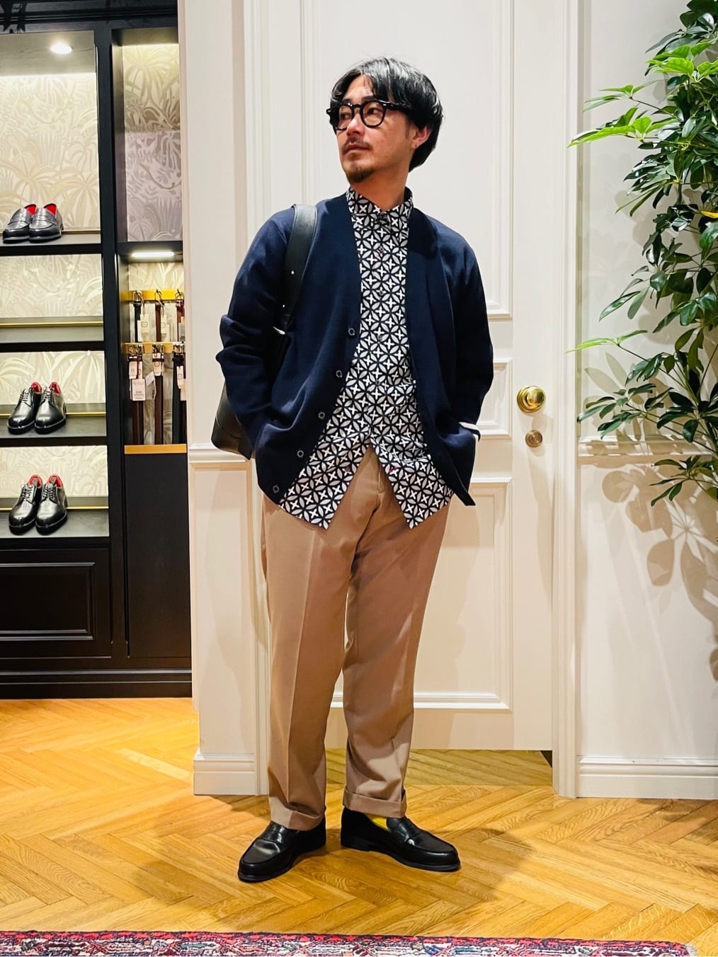 鶴田大士さんの「DRESSTERIOR｜【撥水加工/Safari5月号掲載】ローファー」を使ったコーディネート