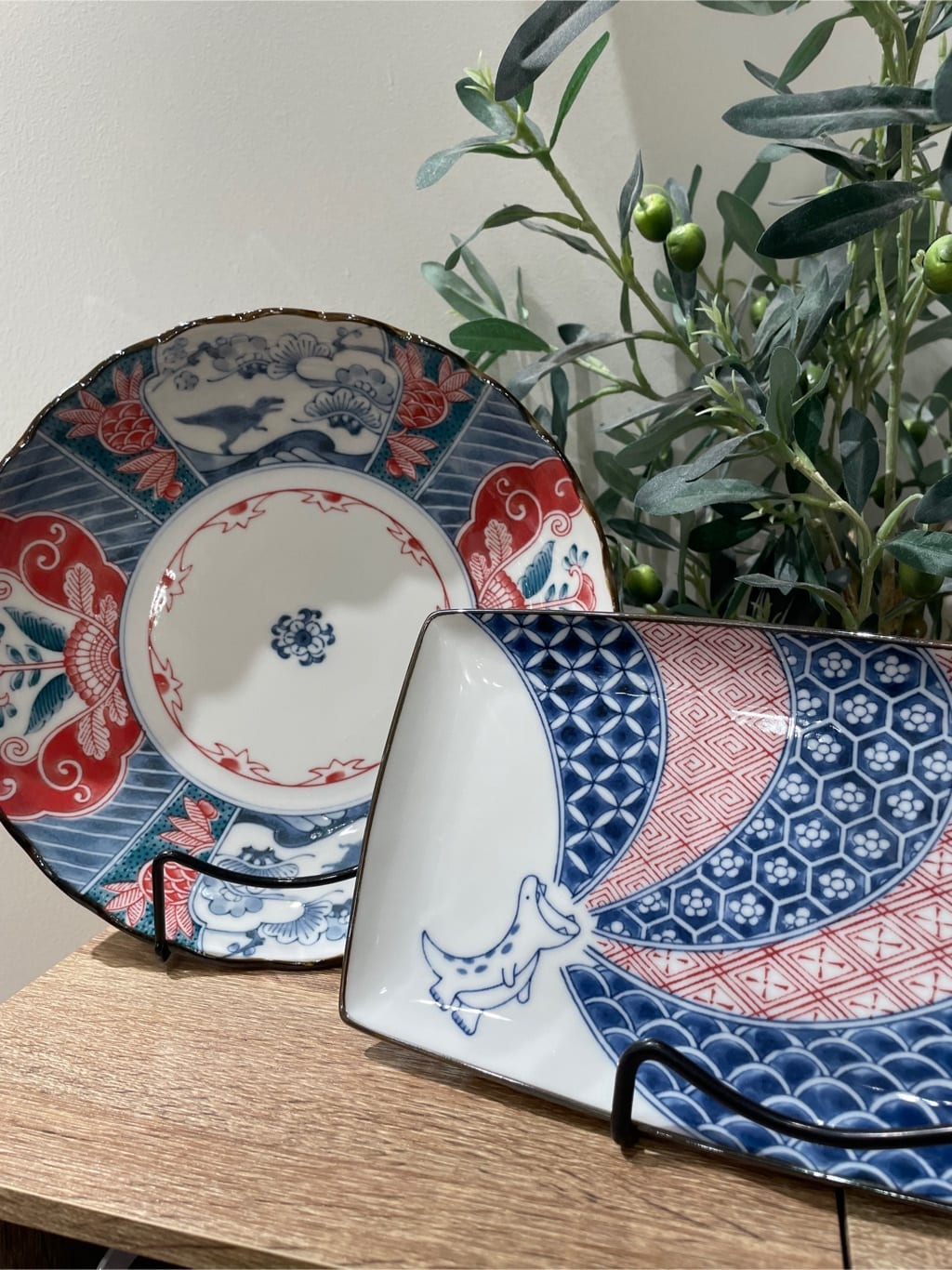 まのちゃんさんの「212 KITCHEN STORE｜江戸っ子恐竜 白&times;青 ティラノザウルス 箸置」を使ったコーディネート