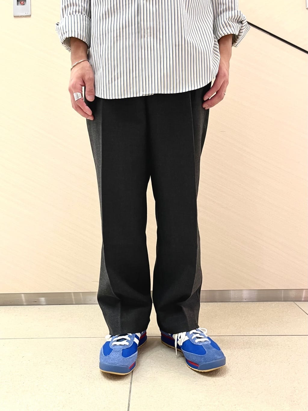 小山凌さんの「DRESSTERIOR｜◆THOMAS MASON ストライプシャツ」を使ったコーディネート