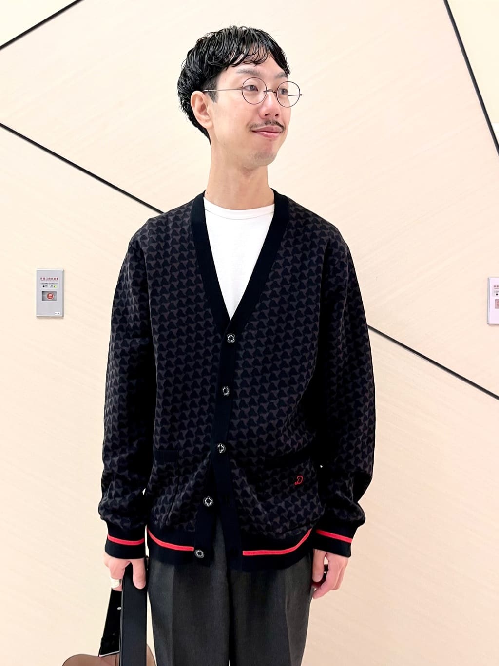 小山凌さんの「DRESSTERIOR｜◆トリニティジャカード カーディガン」を使ったコーディネート