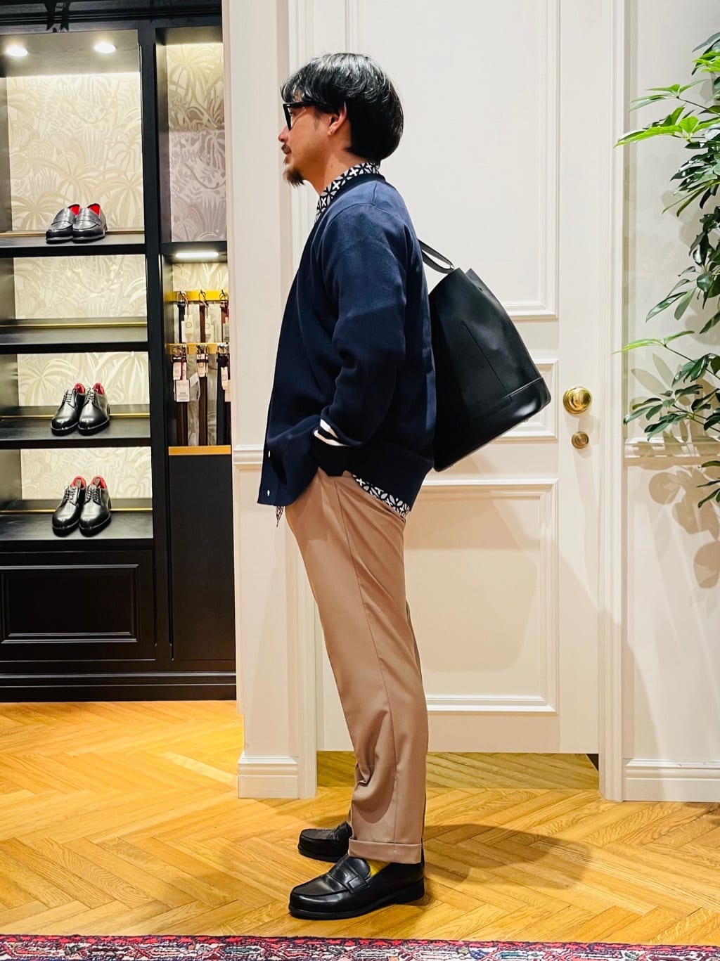 鶴田大士さんの「DRESSTERIOR｜【撥水加工/Safari5月号掲載】ローファー」を使ったコーディネート