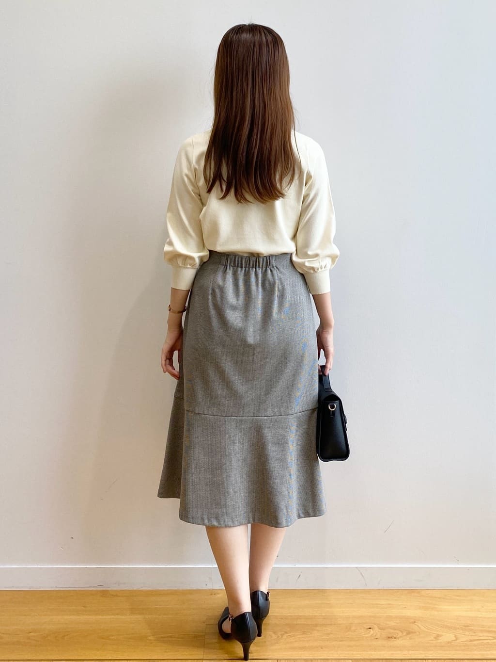 みさかさんの「index｜《5色展開／S-LLサイズ》ストレッチマーメイドスカート／セットアップ対応【洗濯機洗い可／イージーケ」を使ったコーディネート