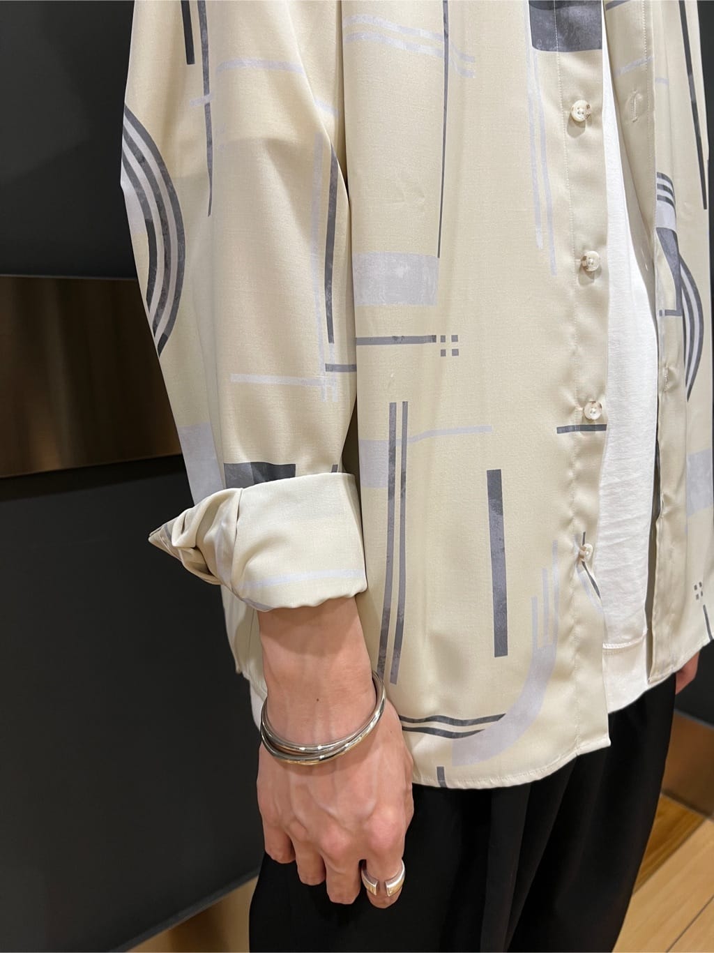 yutoさんの「TAKEO KIKUCHI｜【抗菌防臭／5サイズ展開】ハイゲージポンチ Tシャツ」を使ったコーディネート