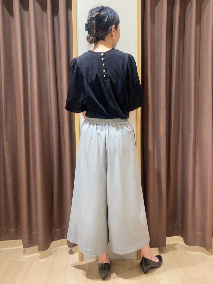 すーさんの「grove｜【ふわっと心地よい足入れ】やわここち(R)Vカットパンプス」を使ったコーディネート