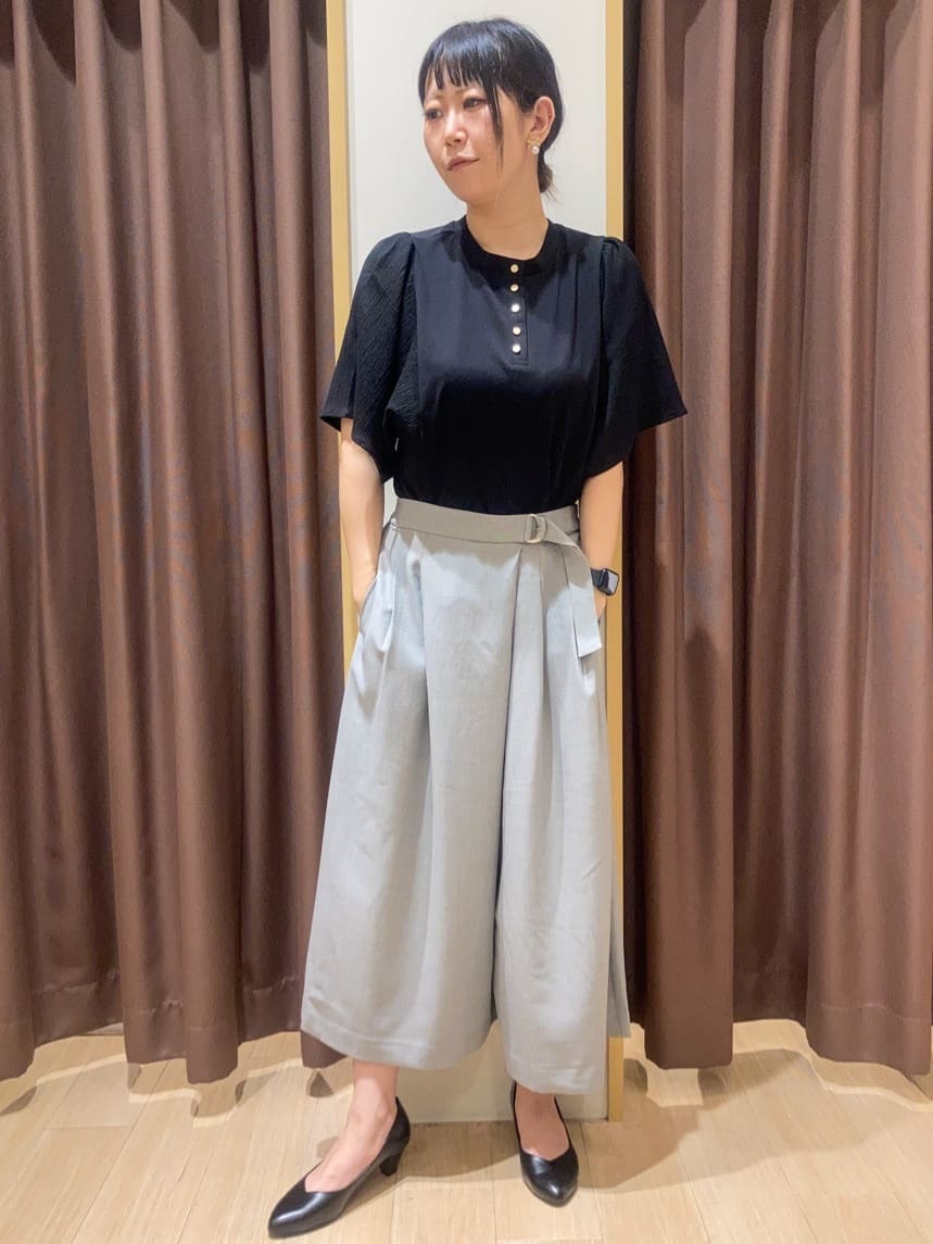 すーさんの「grove｜【ふわっと心地よい足入れ】やわここち(R)Vカットパンプス」を使ったコーディネート