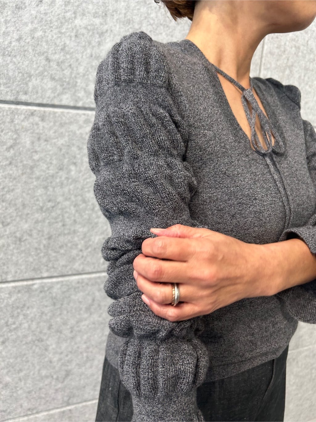 yukoさんの「CODE A｜gathered sleeves knit」を使ったコーディネート