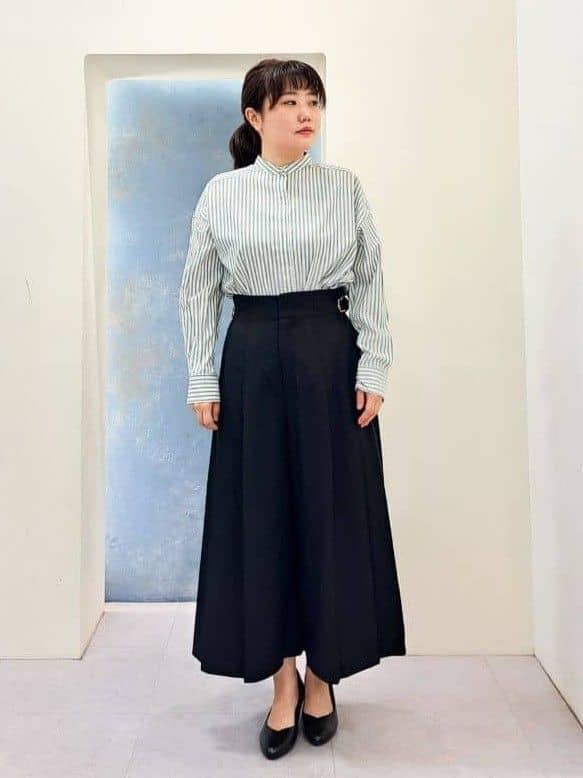 ふるさんの「grove｜【ふわっと心地よい足入れ】やわここち(R)Vカットパンプス」を使ったコーディネート