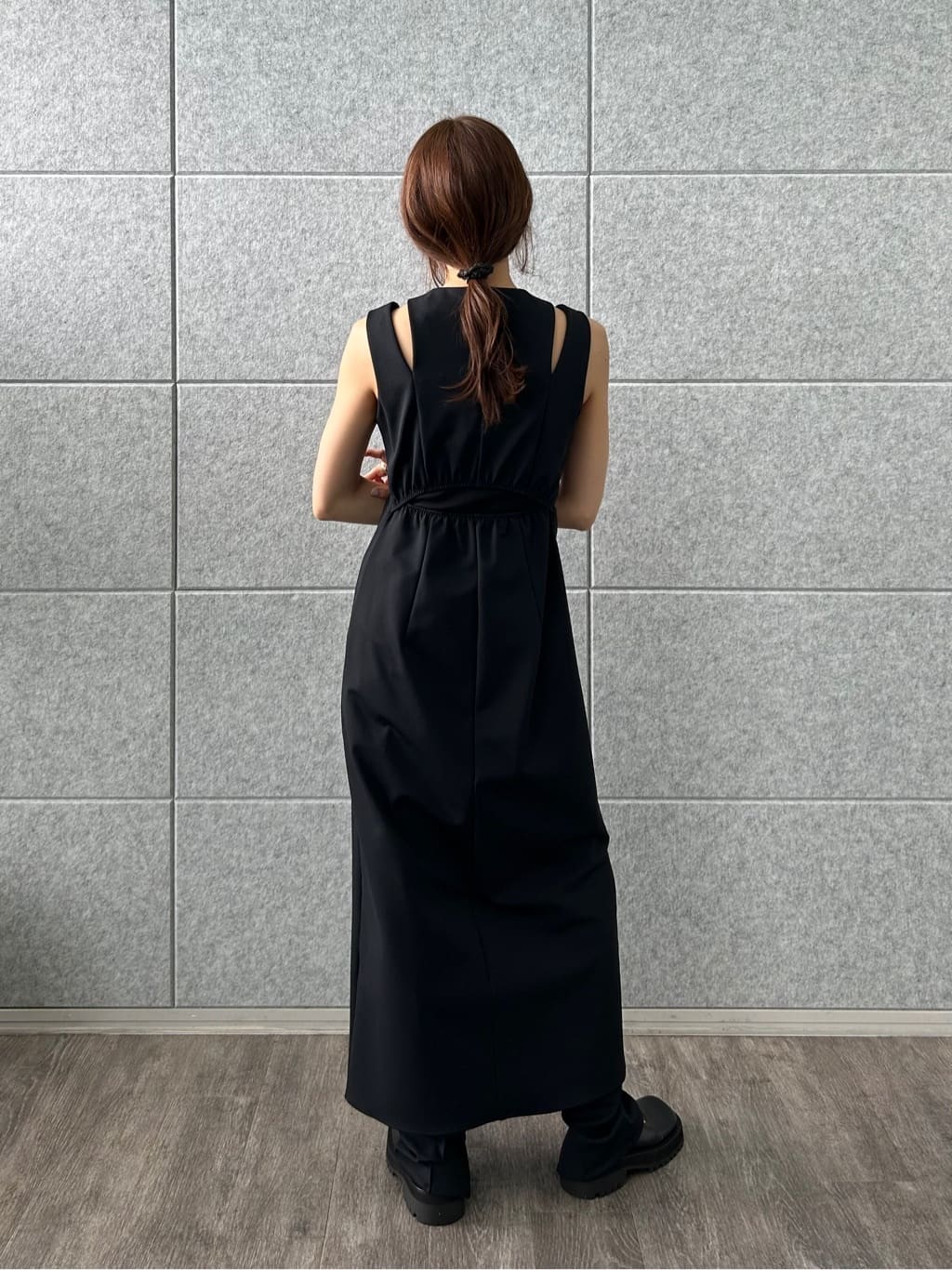 miyu maesakaさんの「CODE A｜slit jersey dress」を使ったコーディネート