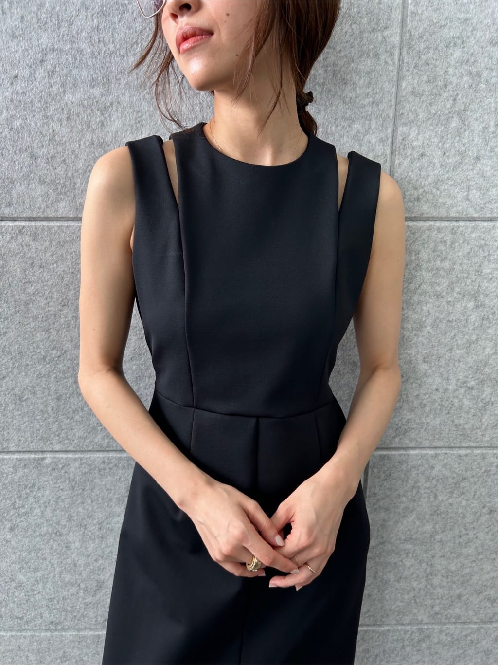 miyu maesakaさんの「CODE A｜slit jersey dress」を使ったコーディネート