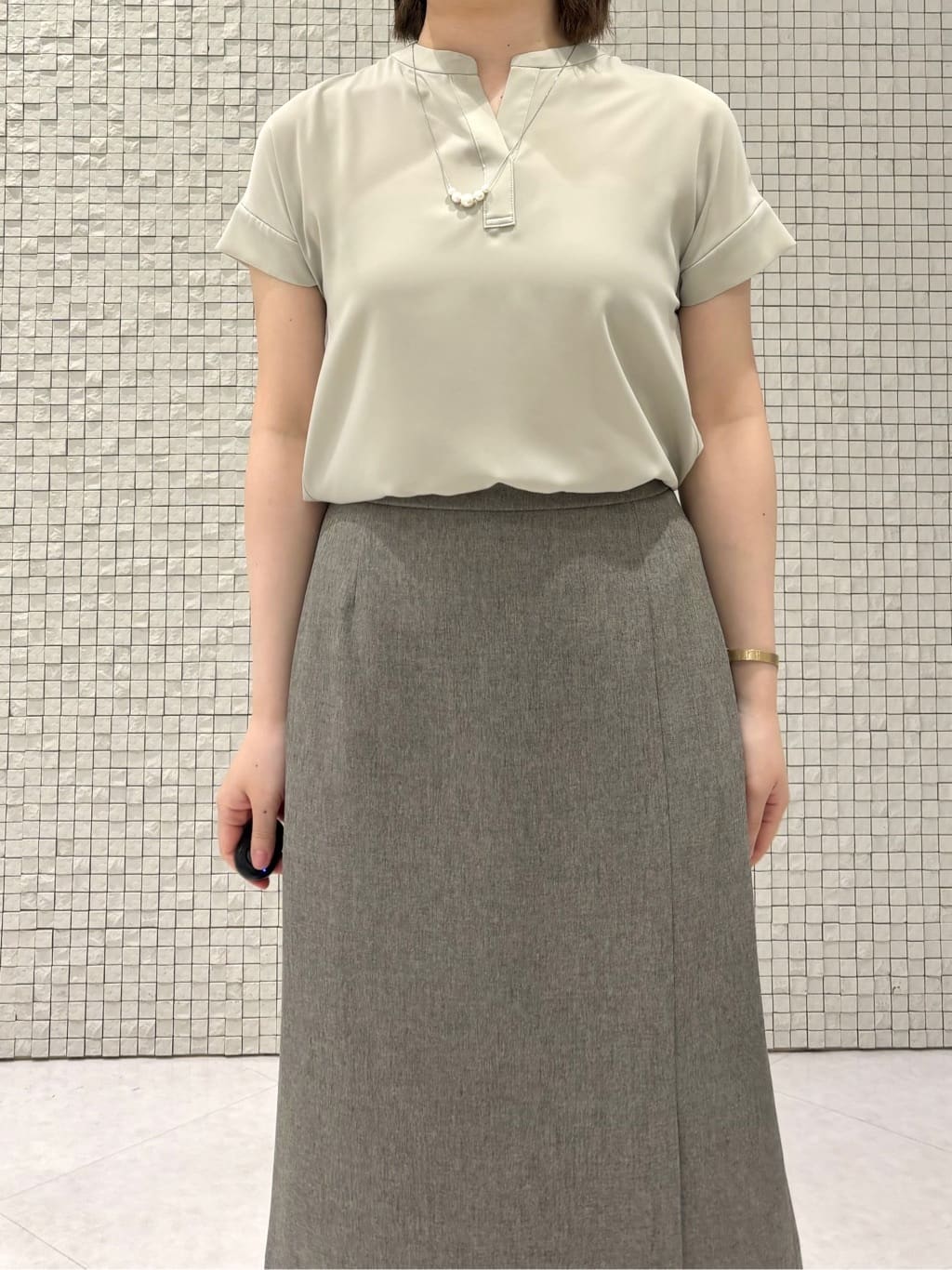 sakuさんの「INDIVI｜【セレモニーにおすすめ！】パール調トップネックレス」を使ったコーディネート