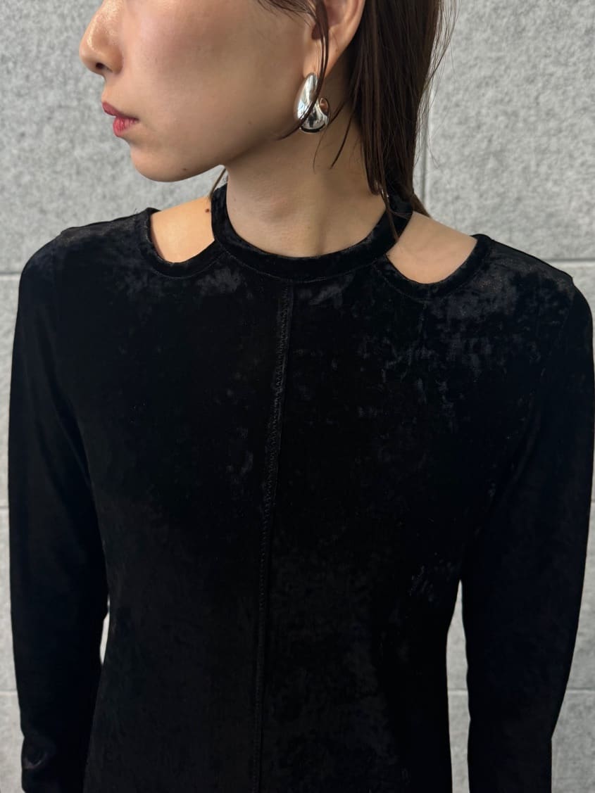 designer yukaさんの「CODE A｜【Re】neck point velour dress」を使ったコーディネート