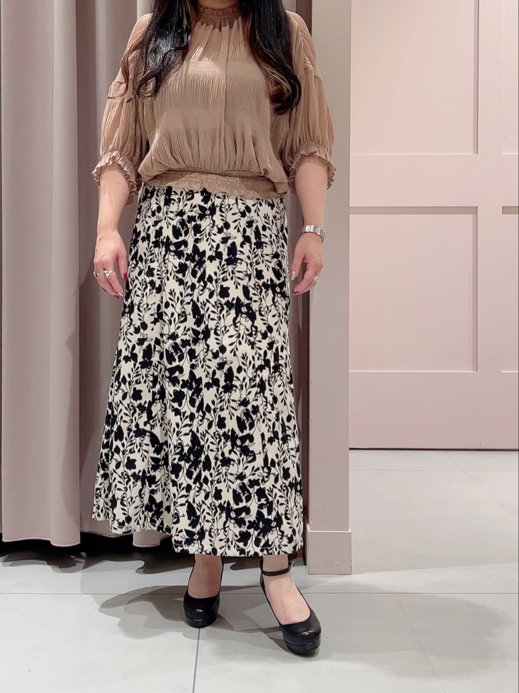 りえさんの「ESPERANZA｜3WAYチャンキーヒールパンプス」を使ったコーディネート