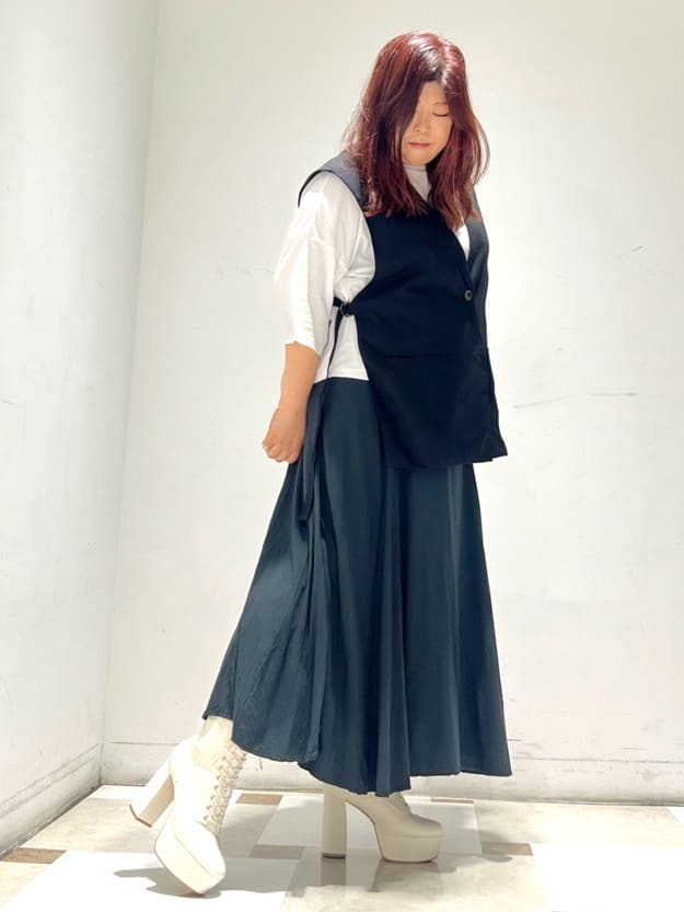 yumiさんの「ESPERANZA｜【ラク盛り／ショートブーツ】リピーター続出／脚長美脚　厚底レースアップブーツ」を使ったコーディネート