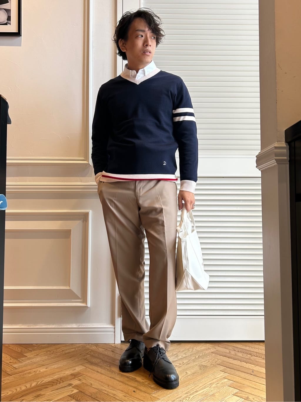 須田　慎二郎さんの「DRESSTERIOR｜オックスフォード ラウンドカラーシャツ」を使ったコーディネート