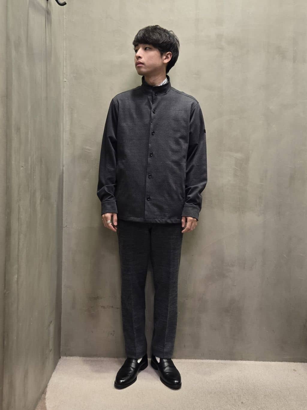 白木駆さんの「TAKEO KIKUCHI｜コインローファー」を使ったコーディネート