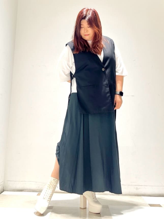 yumiさんの「ESPERANZA｜【ラク盛り／ショートブーツ】リピーター続出／脚長美脚　厚底レースアップブーツ」を使ったコーディネート