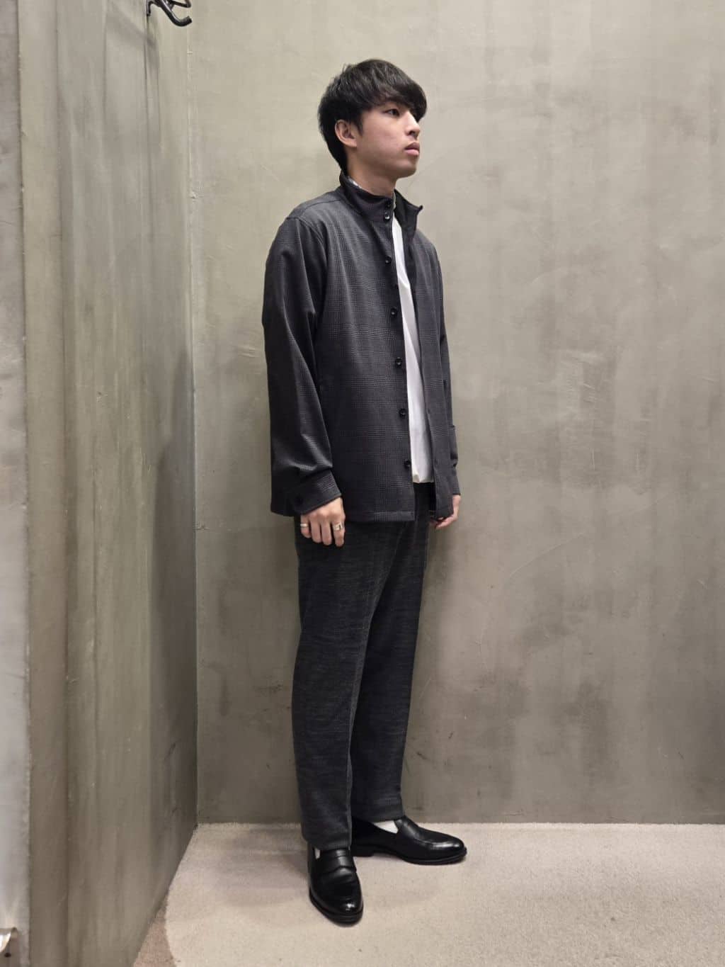 白木駆さんの「TAKEO KIKUCHI｜コインローファー」を使ったコーディネート