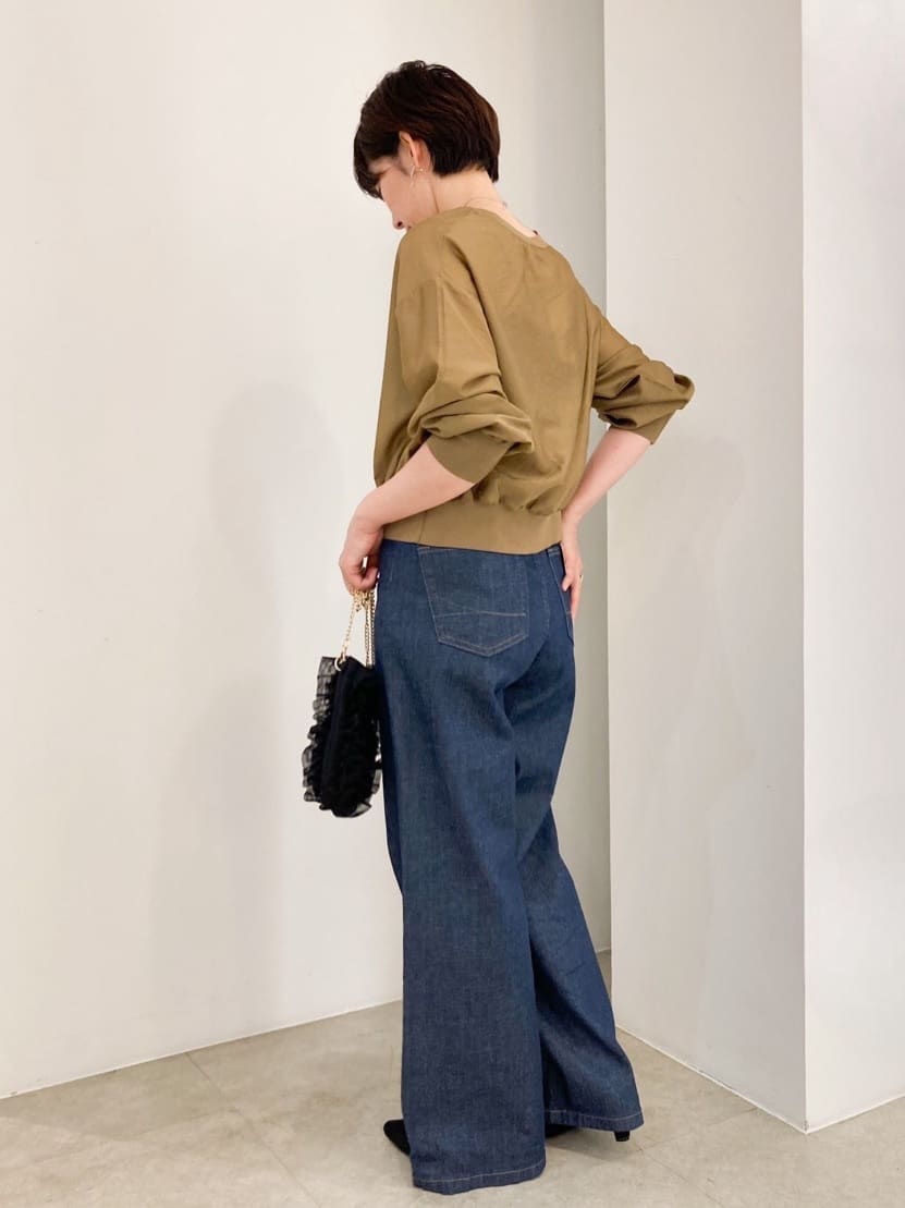 KUROさんの「grove｜【SOMETHING&times;grove別注】LISAWIDE DENIM PANTS」を使ったコーディネート