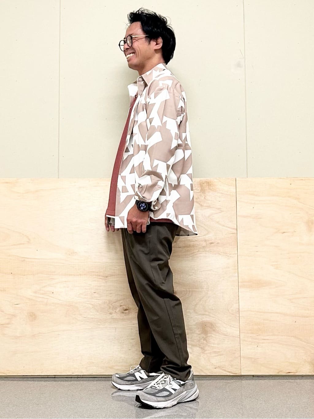KENJI Iさんの「THE SHOP TK｜サフィアーノミニサコッシュ」を使ったコーディネート
