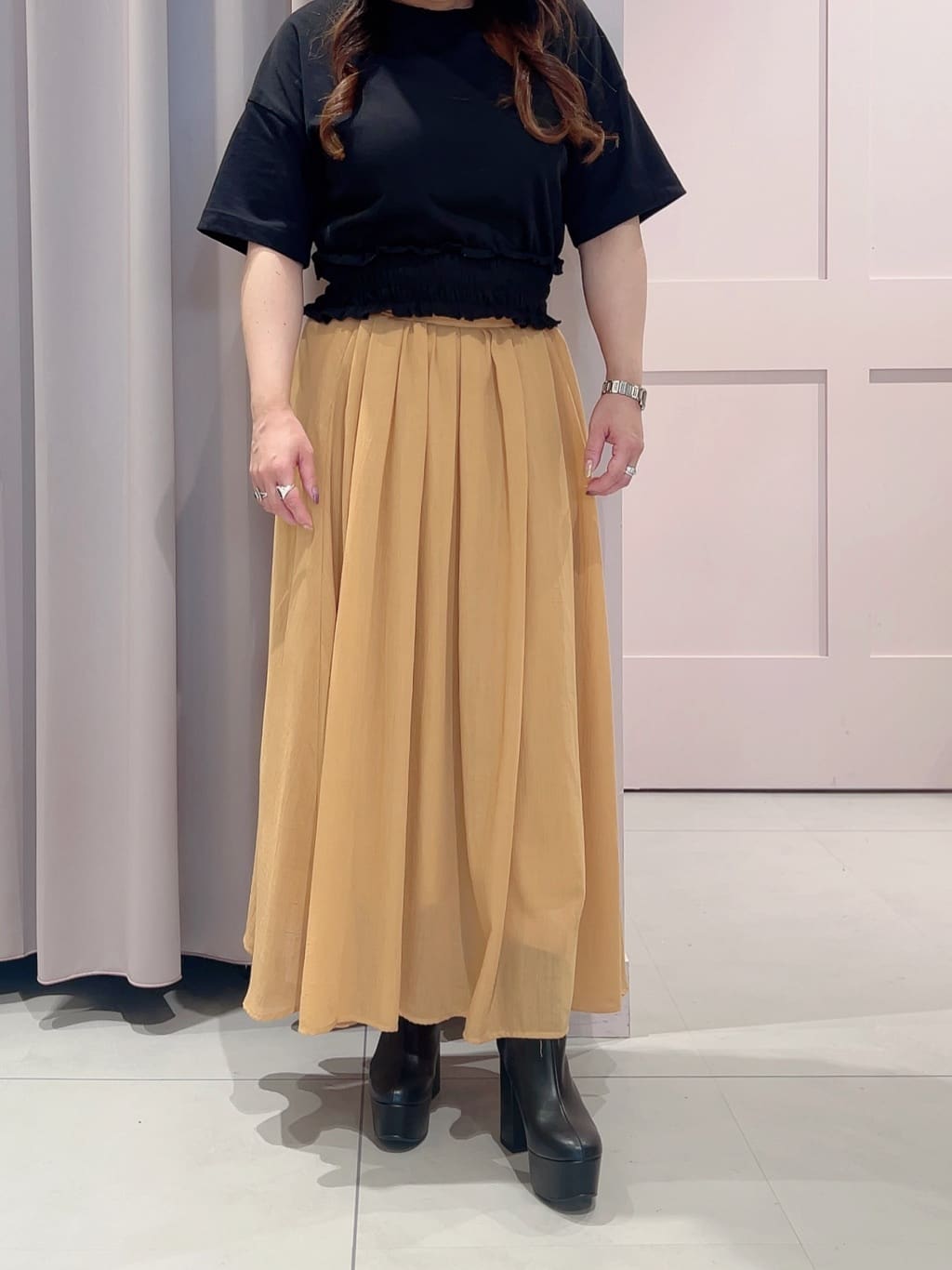 りえさんの「ESPERANZA｜ラク盛りショートブーツ」を使ったコーディネート