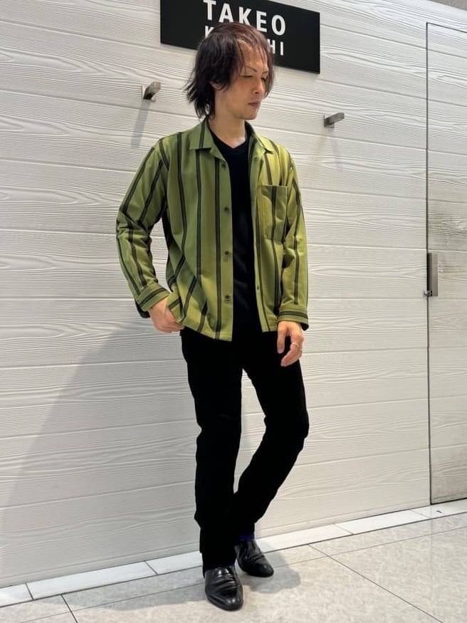 井出恭輔さんの「TAKEO KIKUCHI｜【Sサイズ～】ストレッチ デニム パンツ」を使ったコーディネート