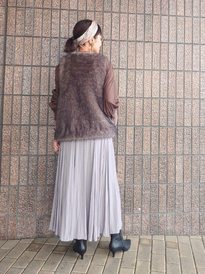 MUTSUKOさんの「UNTITLED｜【手洗い／88cm正方形】エンブレムプリントスカーフ」を使ったコーディネート