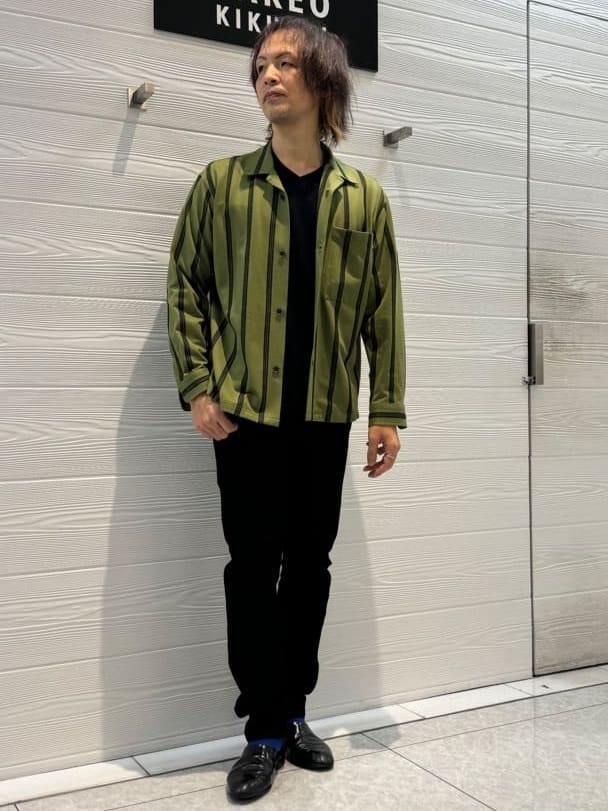 井出恭輔さんの「TAKEO KIKUCHI｜【Sサイズ～】ストレッチ デニム パンツ」を使ったコーディネート