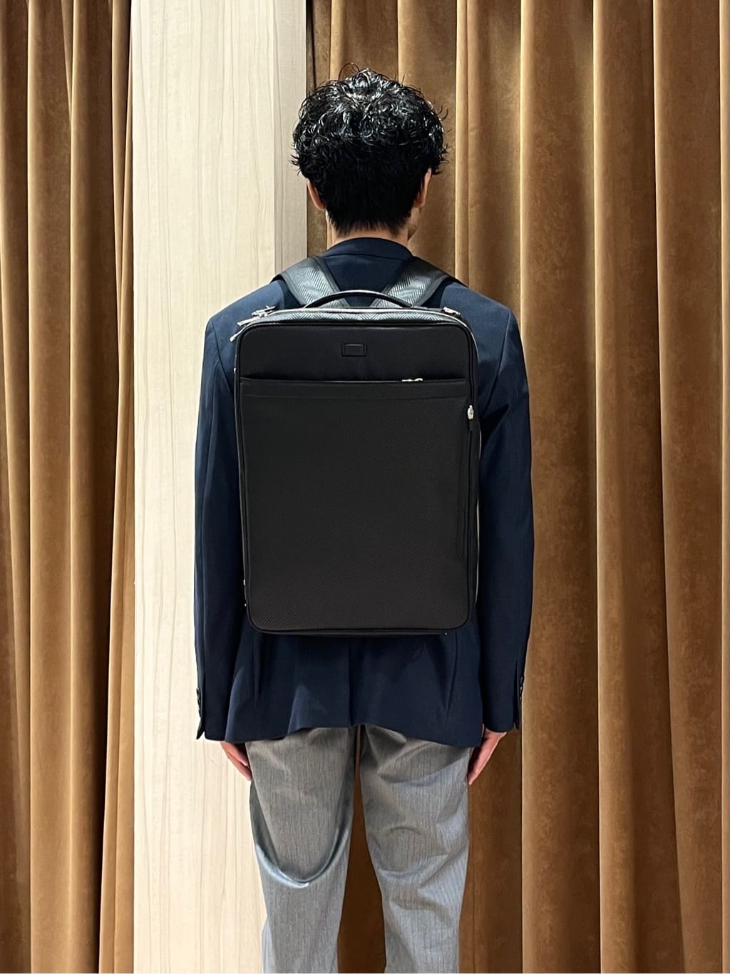 URAさんの「TAKEO KIKUCHI｜【全7サイズ&times;8色展開！】トップマルチヘリンボン パンツ」を使ったコーディネート