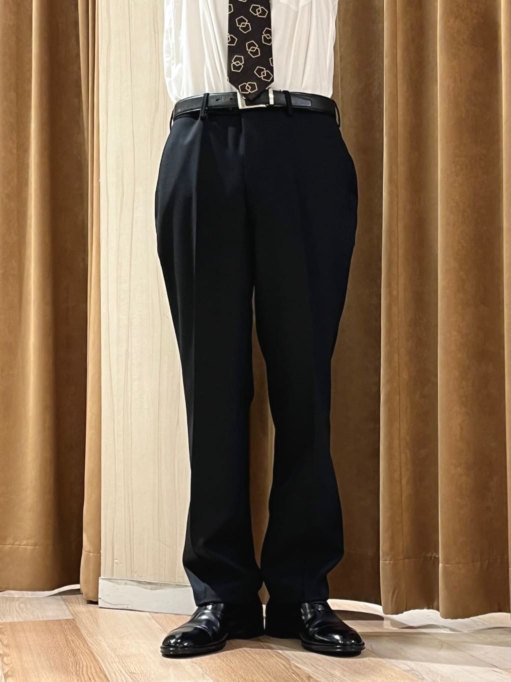 URAさんの「TAKEO KIKUCHI｜【Made in JAPAN】ブロード レギュラーカラー ドレスシャツ」を使ったコーディネート