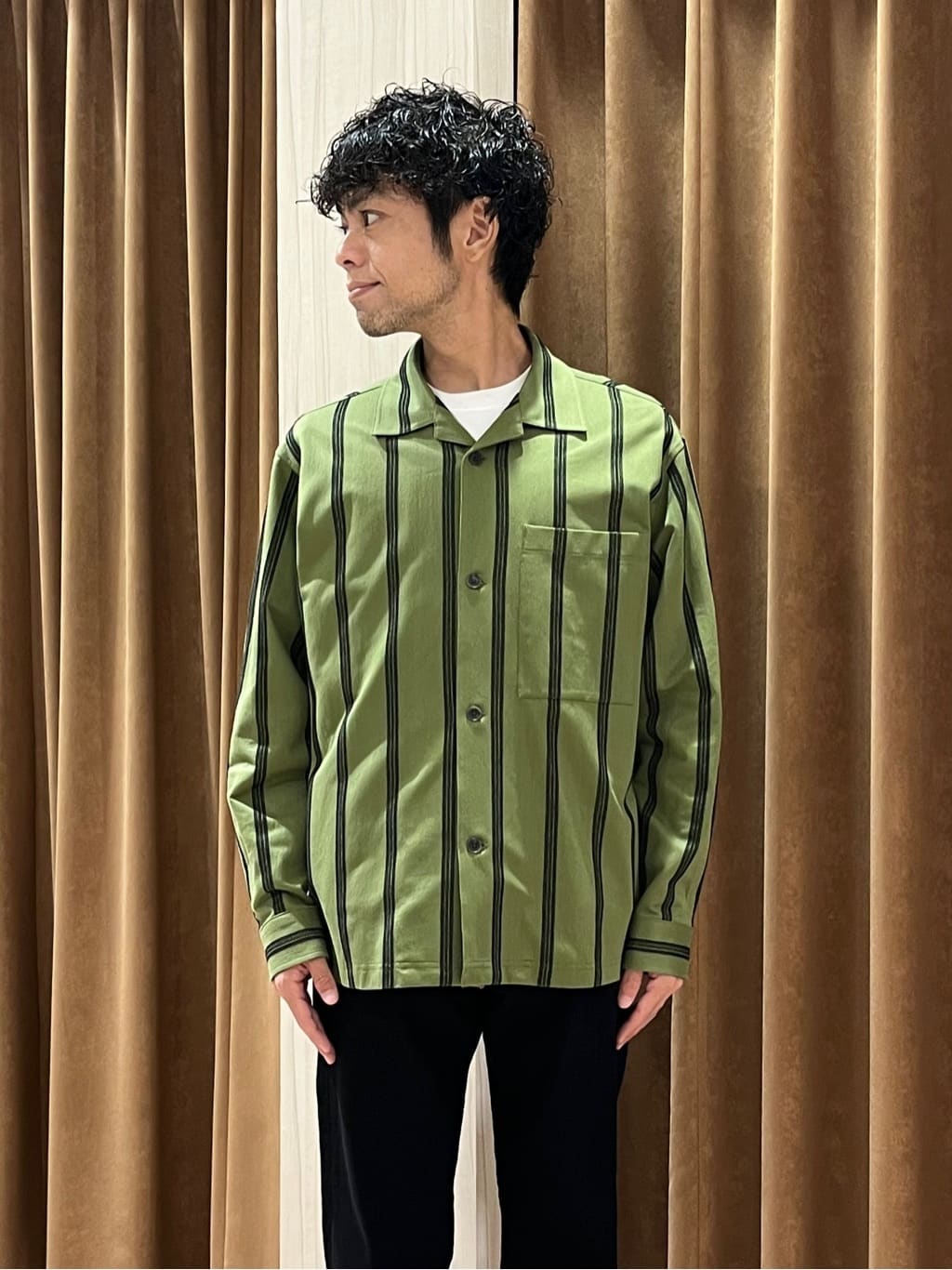 URAさんの「TAKEO KIKUCHI｜【Sサイズ～】ストレッチ デニム パンツ」を使ったコーディネート