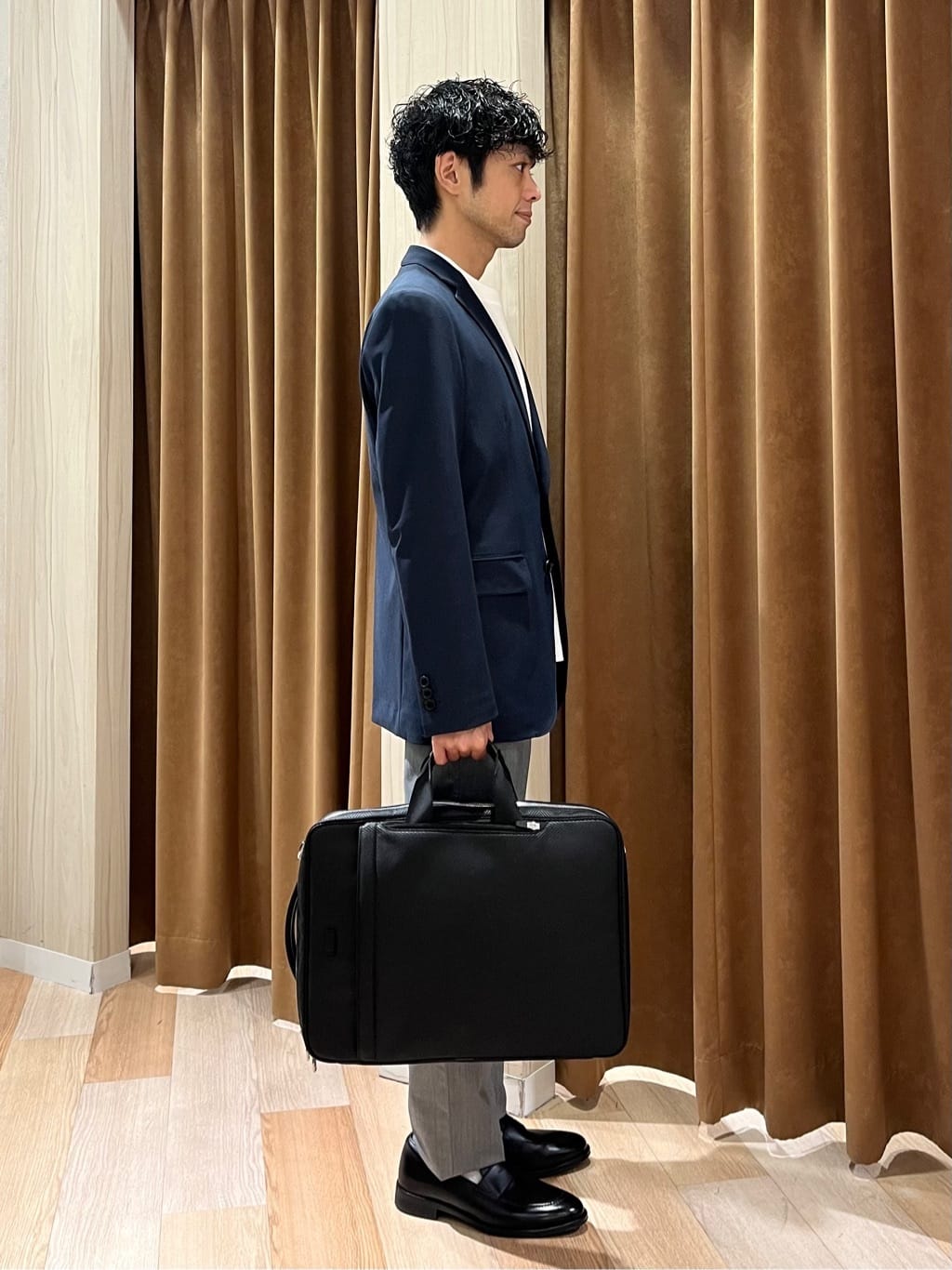 URAさんの「TAKEO KIKUCHI｜【全7サイズ&times;8色展開！】トップマルチヘリンボン パンツ」を使ったコーディネート