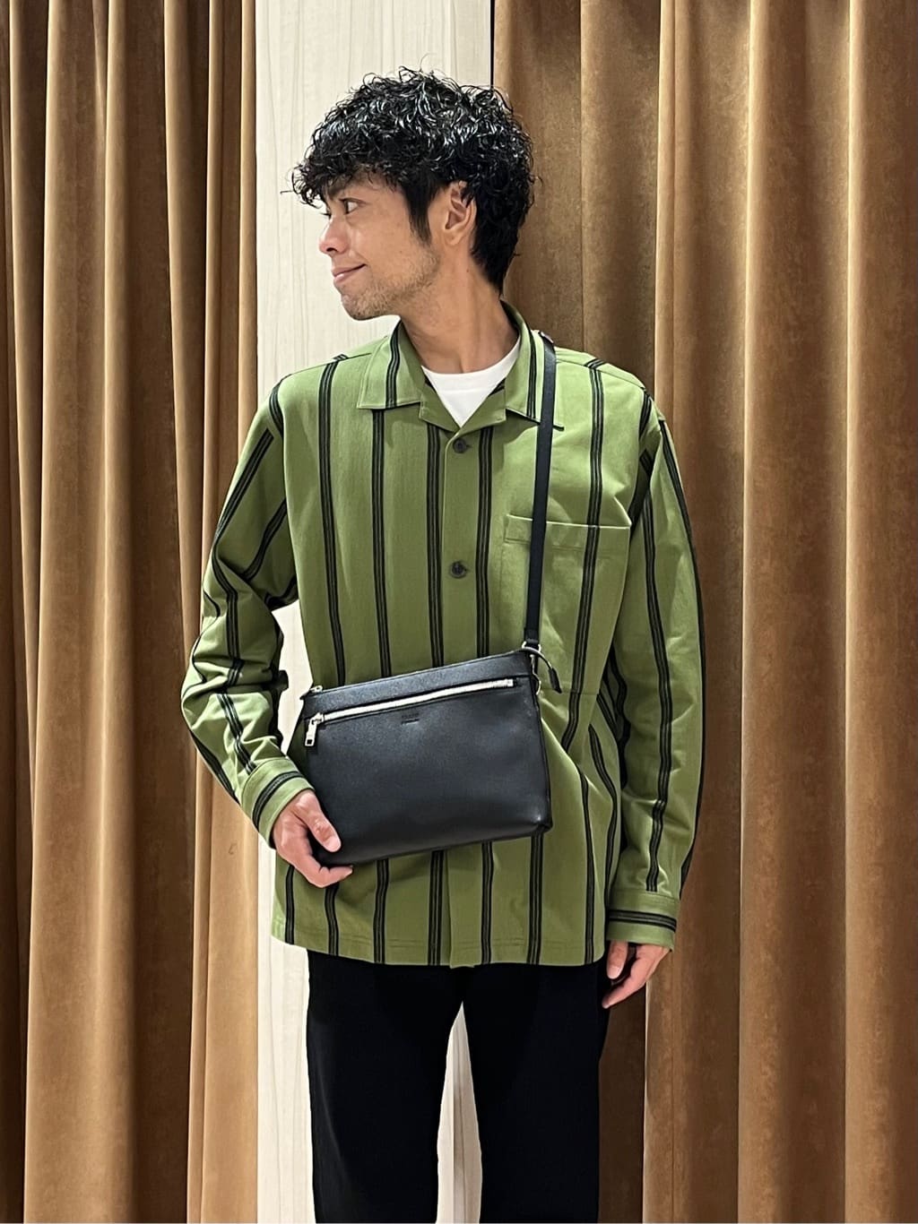 URAさんの「TAKEO KIKUCHI｜【Sサイズ～】ストレッチ デニム パンツ」を使ったコーディネート