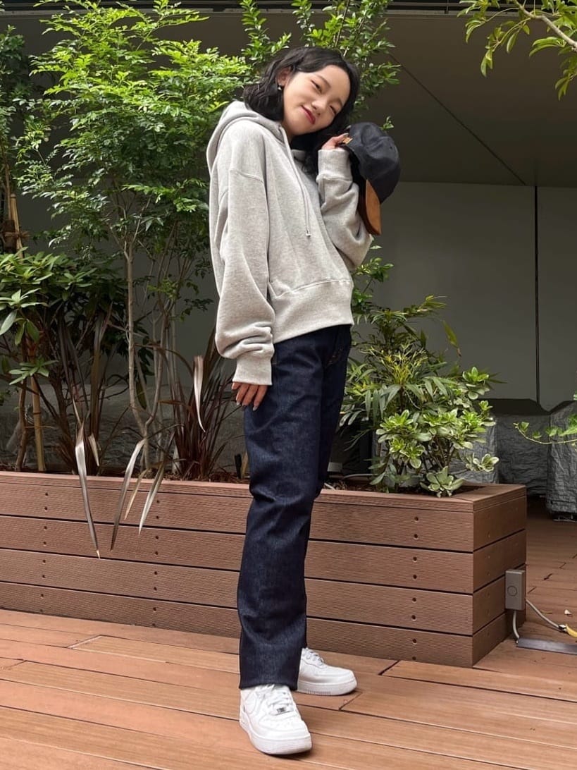 みちゃおさんの「TAKEO KIKUCHI｜【モンスターストレッチ】日本製 ワンウォッシュ デニムパンツ」を使ったコーディネート