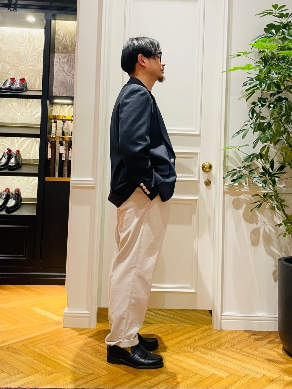 鶴田大士さんの「DRESSTERIOR｜【撥水加工/Safari5月号掲載】ローファー」を使ったコーディネート