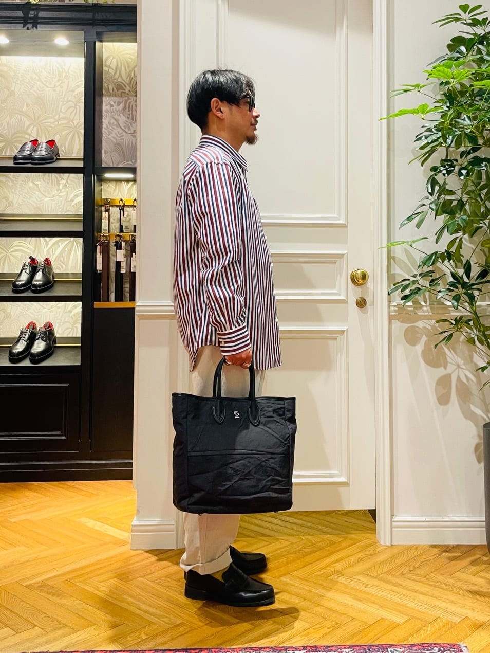 鶴田大士さんの「DRESSTERIOR｜【撥水加工/Safari5月号掲載】ローファー」を使ったコーディネート