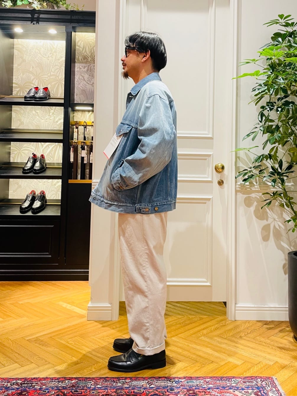 鶴田大士さんの「DRESSTERIOR｜【撥水加工/Safari5月号掲載】ローファー」を使ったコーディネート