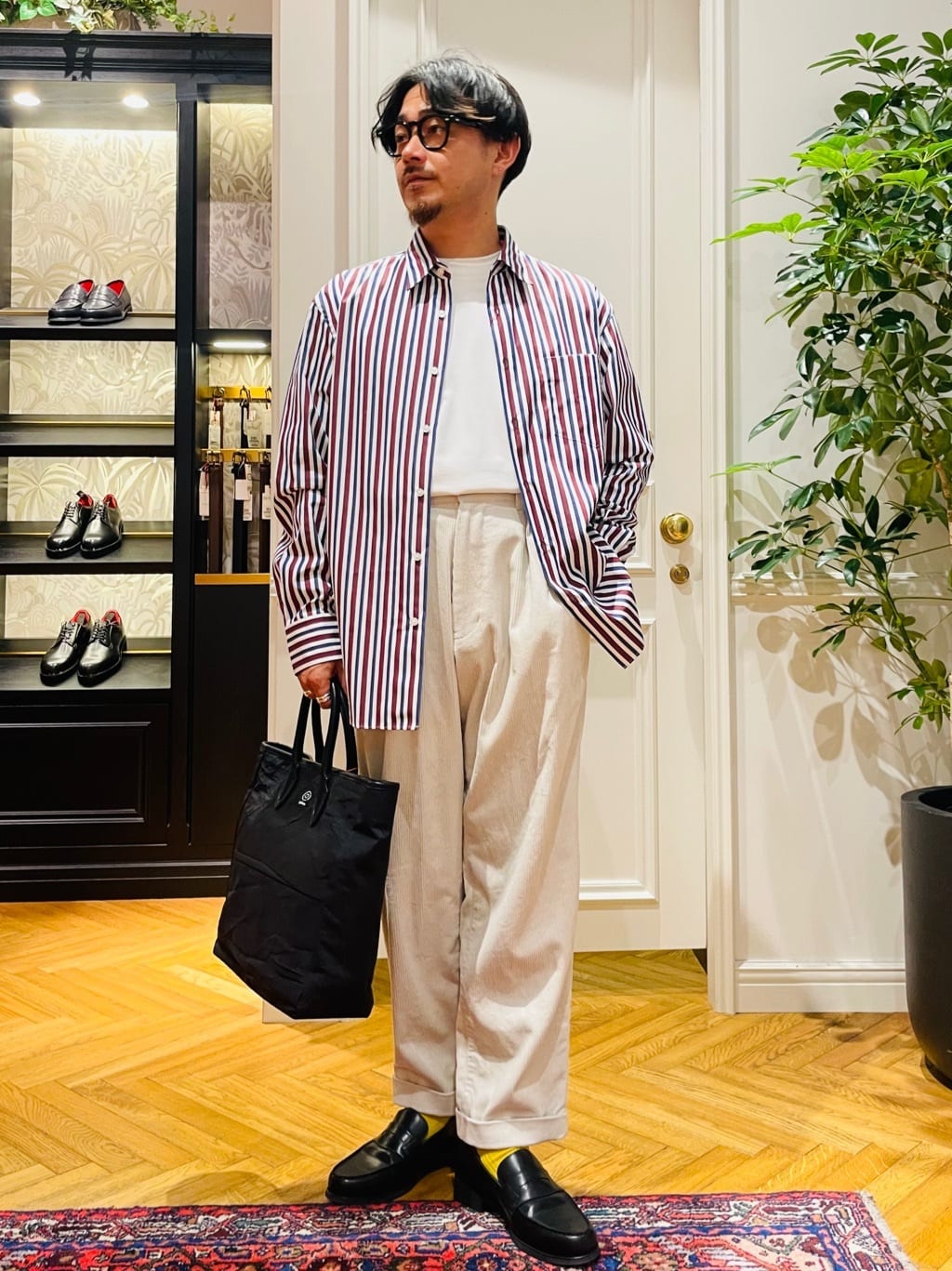 鶴田大士さんの「DRESSTERIOR｜【撥水加工/Safari5月号掲載】ローファー」を使ったコーディネート