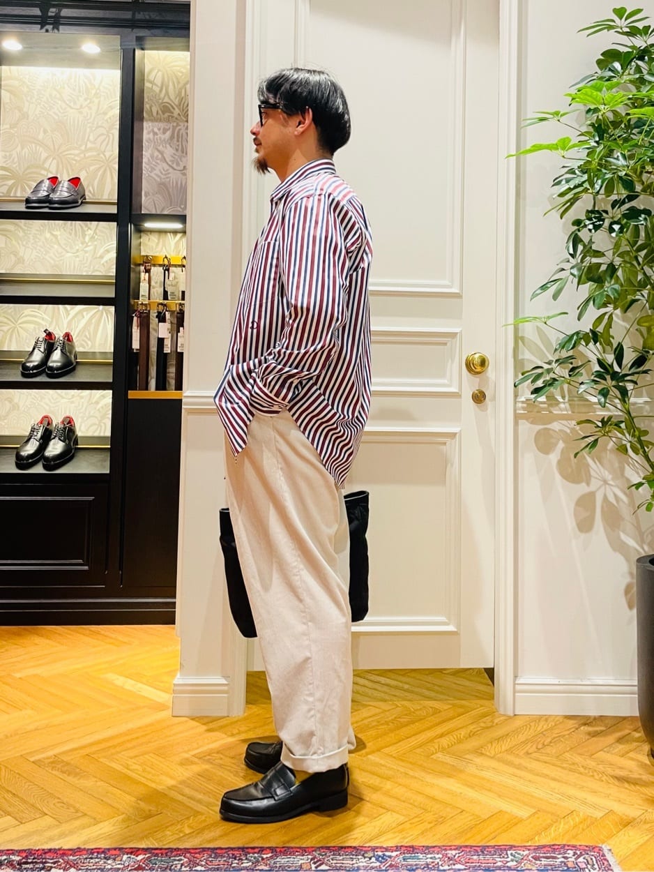 鶴田大士さんの「DRESSTERIOR｜【撥水加工/Safari5月号掲載】ローファー」を使ったコーディネート