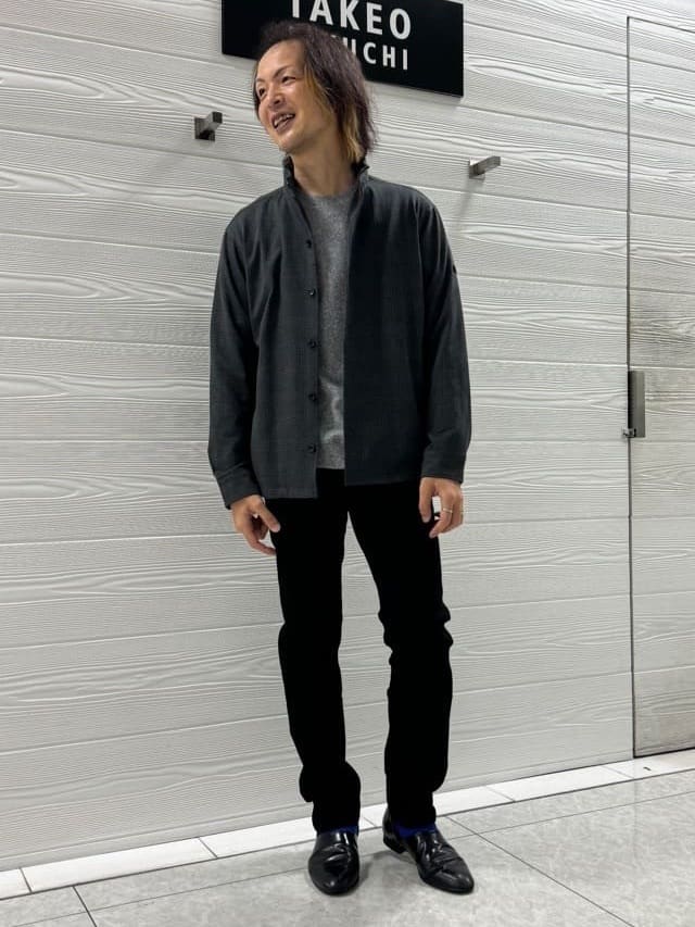 井出恭輔さんの「TAKEO KIKUCHI｜【Sサイズ～】ストレッチ デニム パンツ」を使ったコーディネート